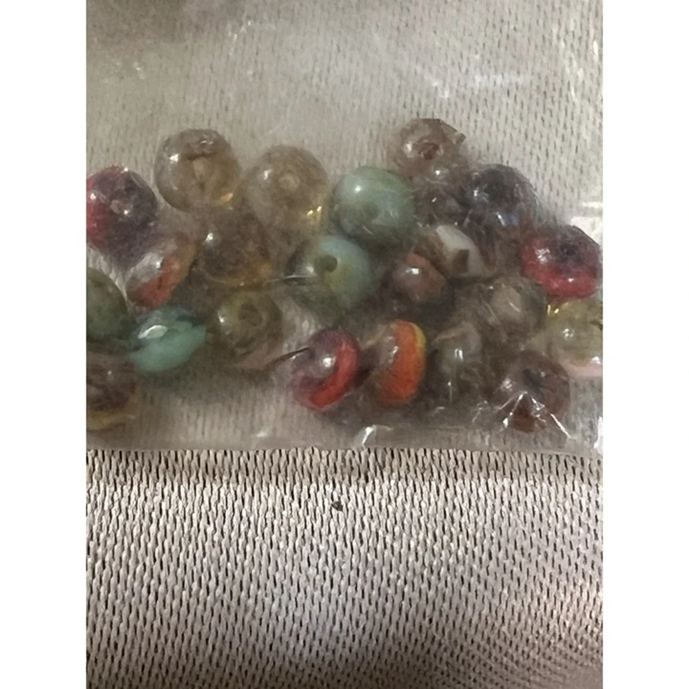 BEAD LOT‎ FOR JEWELRY MAKING SOME VERY GOOD QUALITY (2349)